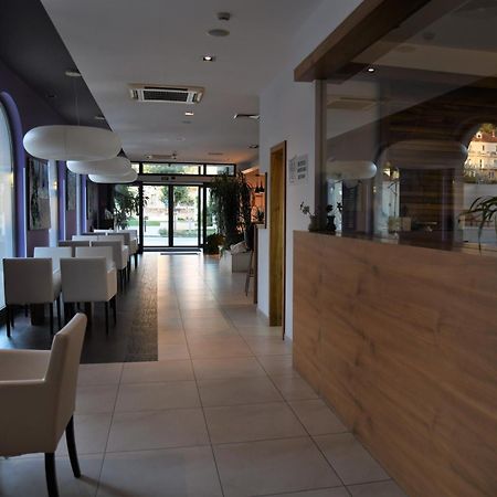 Hotel Lipa Postira Ngoại thất bức ảnh