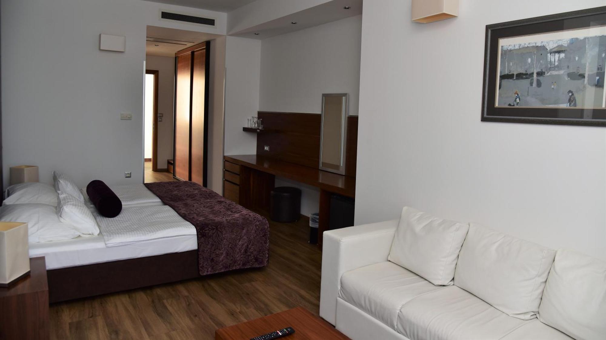 Hotel Lipa Postira Ngoại thất bức ảnh