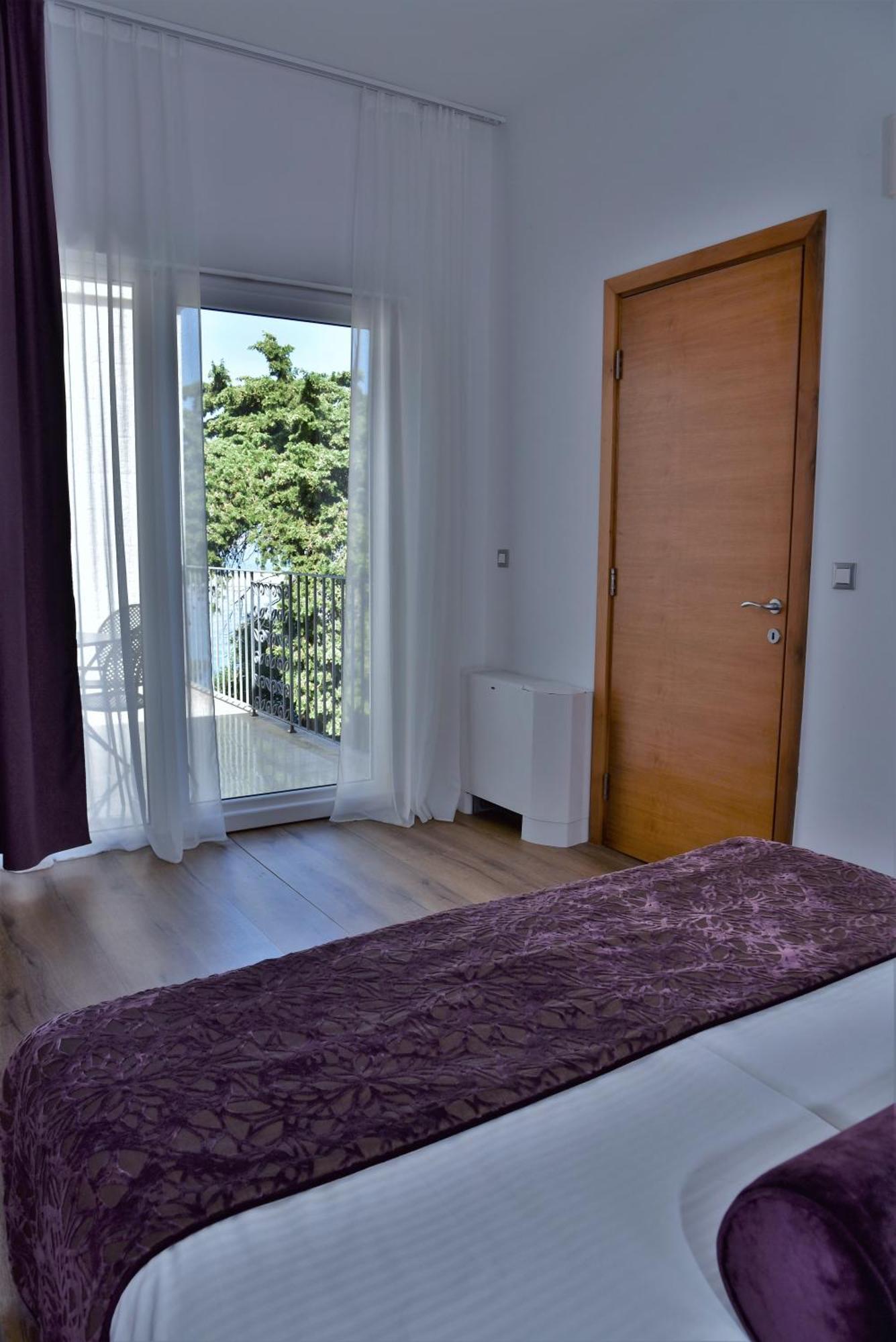 Hotel Lipa Postira Ngoại thất bức ảnh