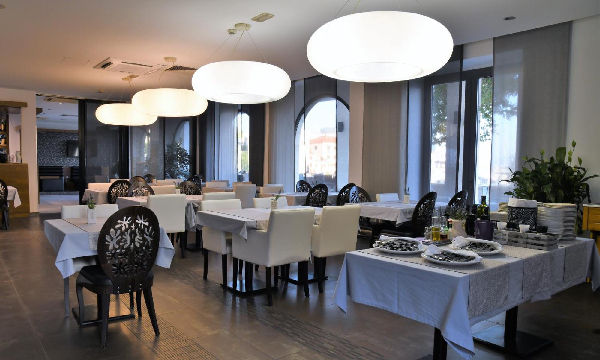Hotel Lipa Postira Ngoại thất bức ảnh