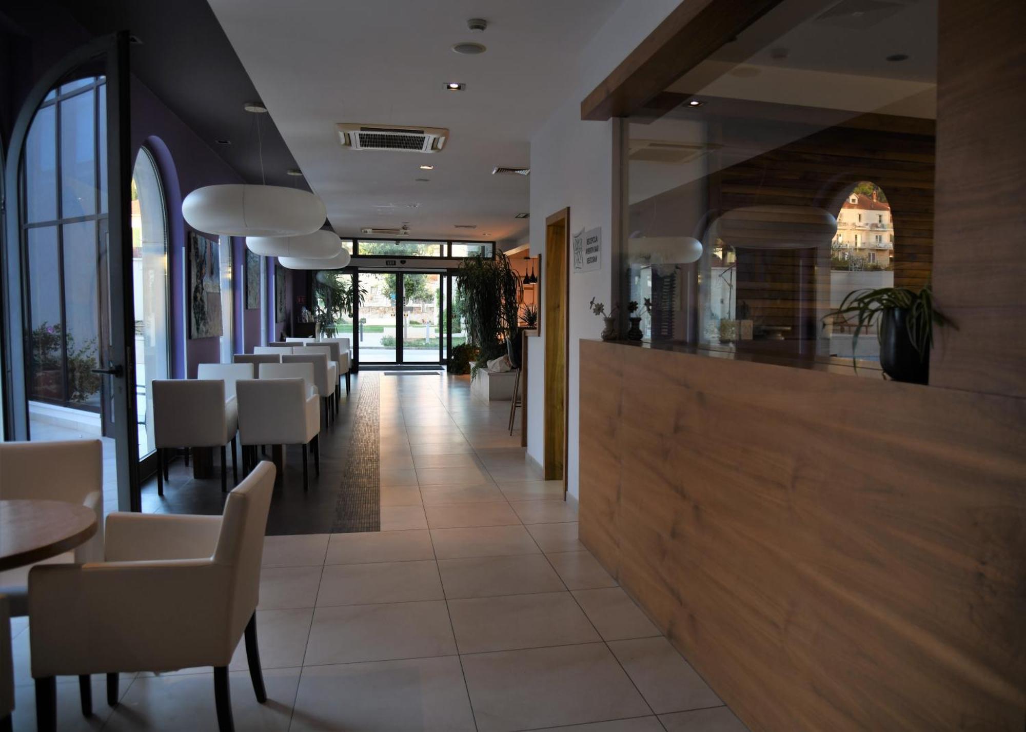 Hotel Lipa Postira Ngoại thất bức ảnh