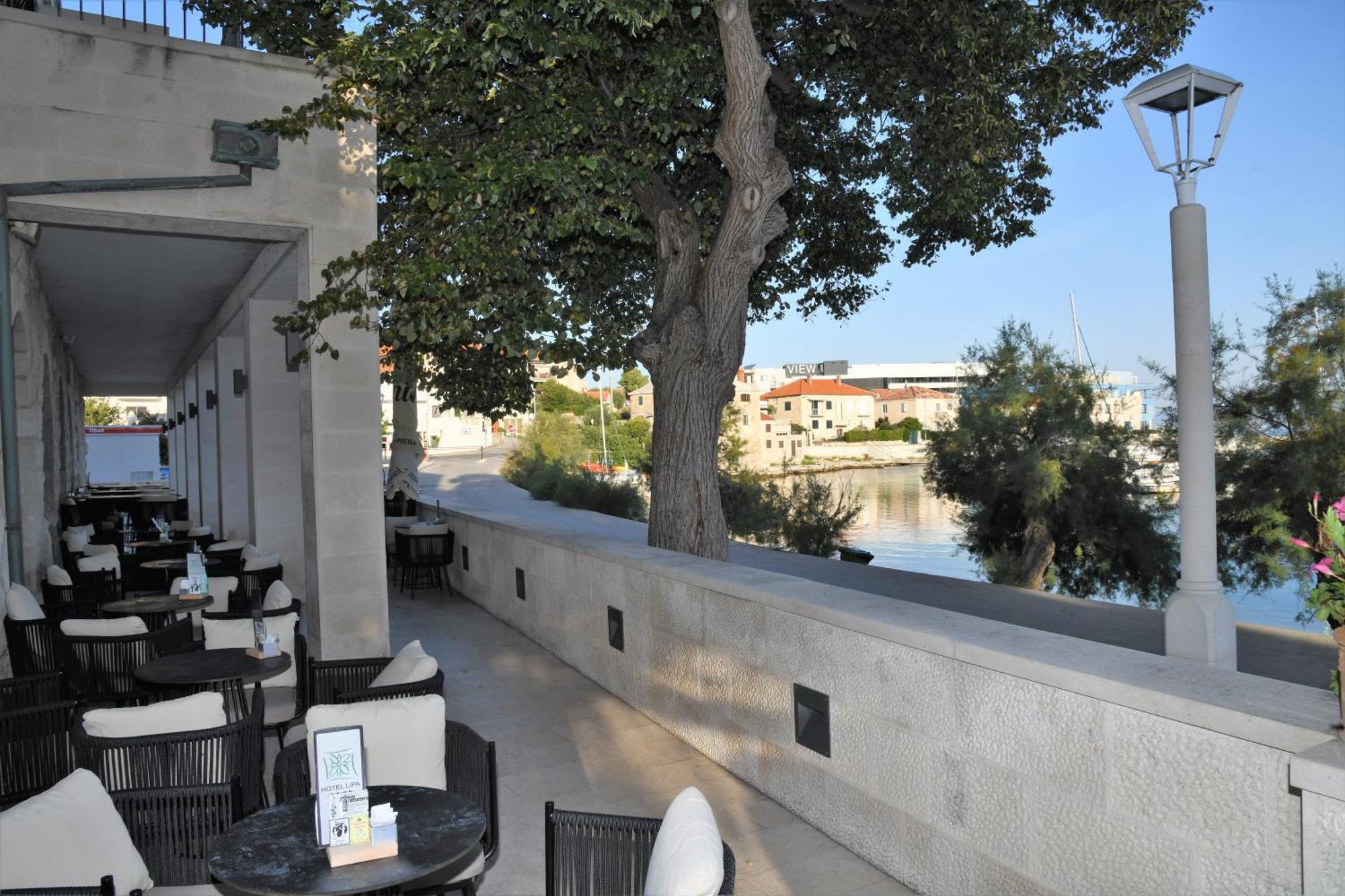 Hotel Lipa Postira Ngoại thất bức ảnh