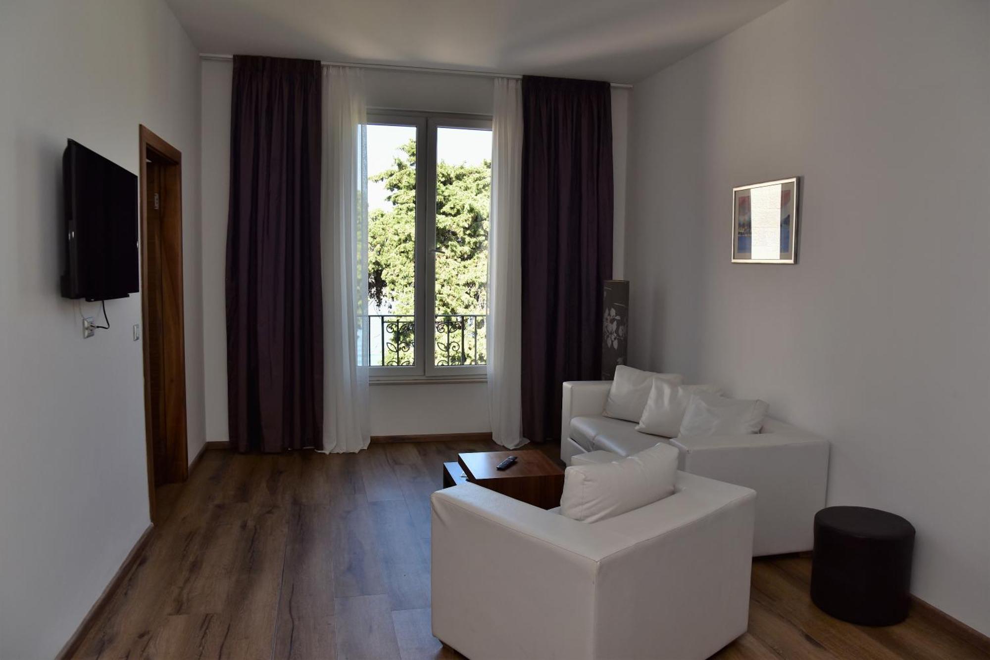 Hotel Lipa Postira Ngoại thất bức ảnh