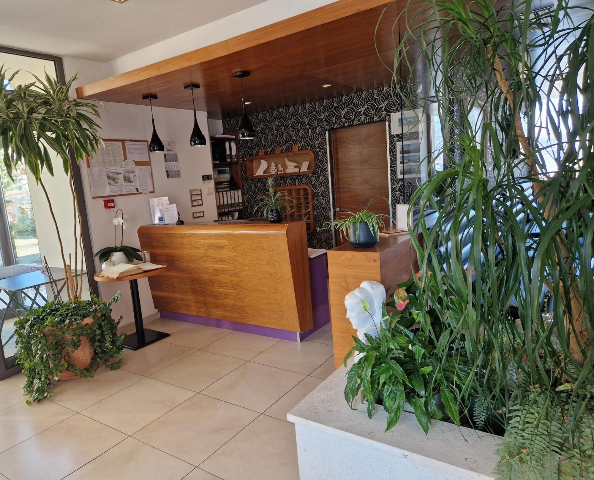 Hotel Lipa Postira Ngoại thất bức ảnh
