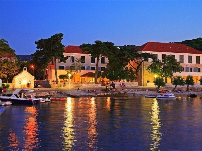 Hotel Lipa Postira Ngoại thất bức ảnh