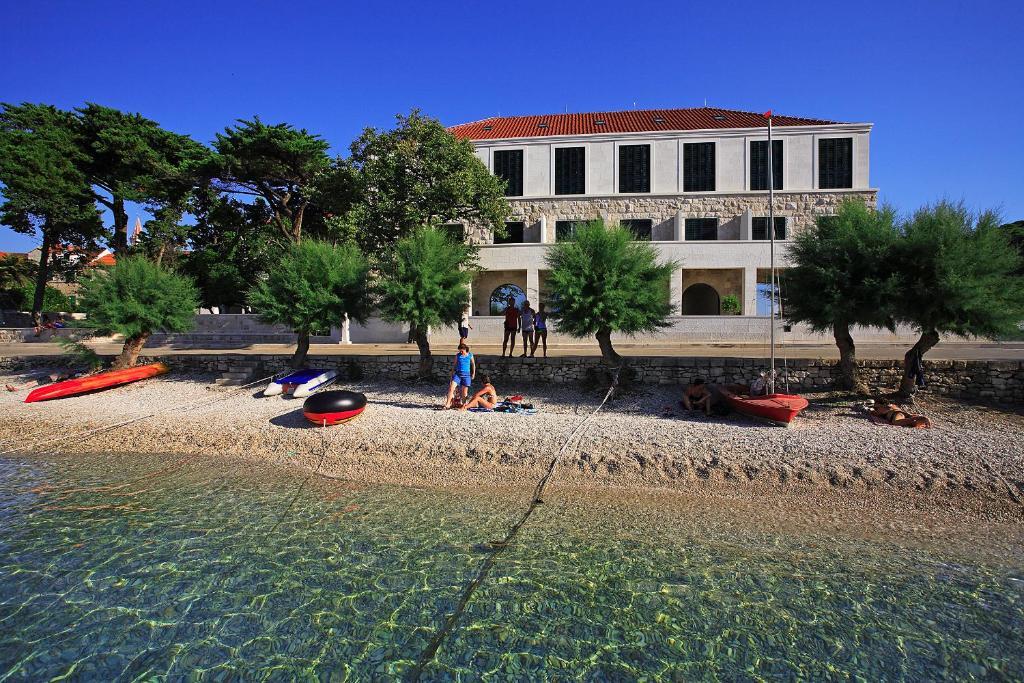 Hotel Lipa Postira Ngoại thất bức ảnh