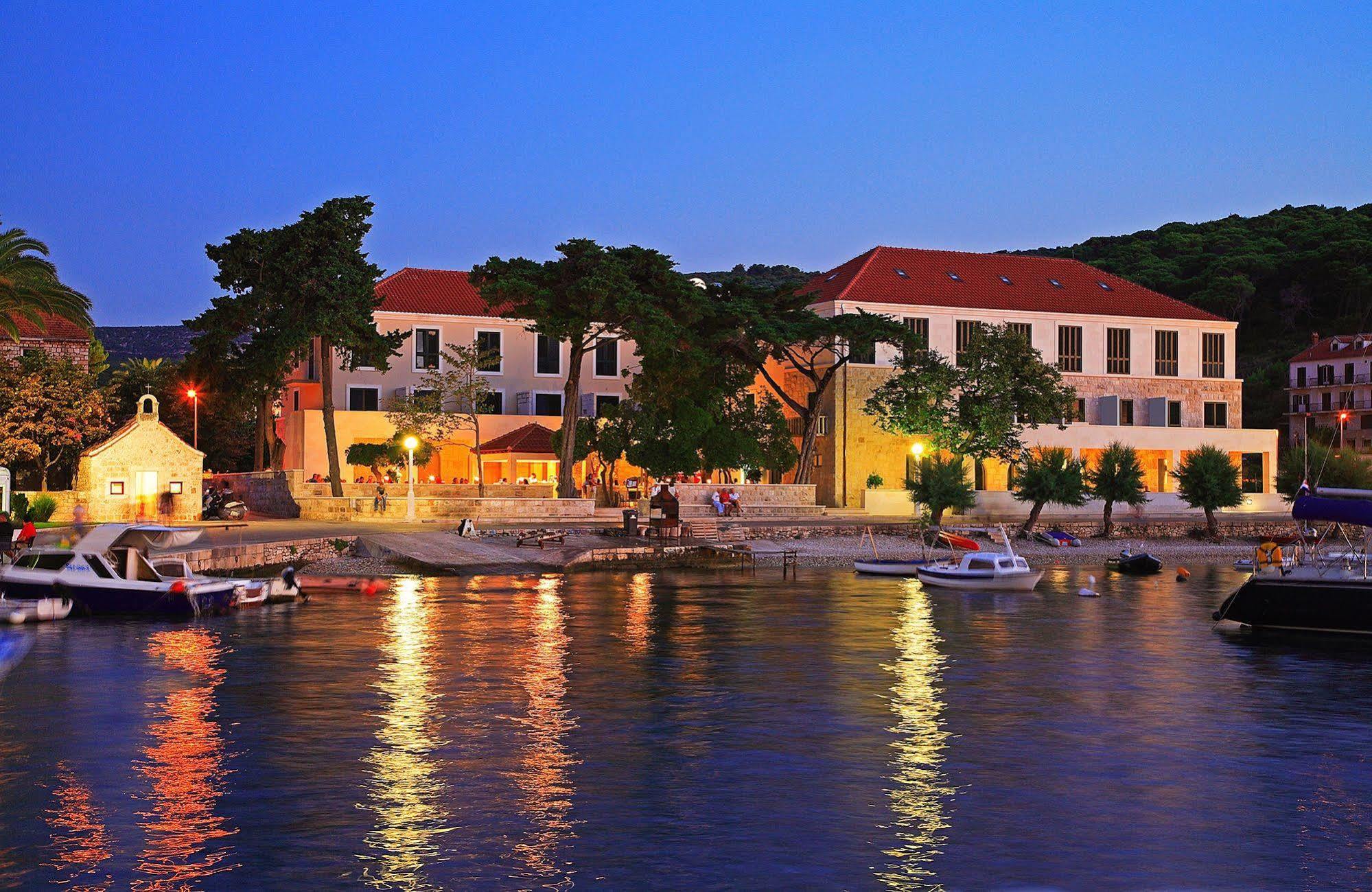 Hotel Lipa Postira Ngoại thất bức ảnh