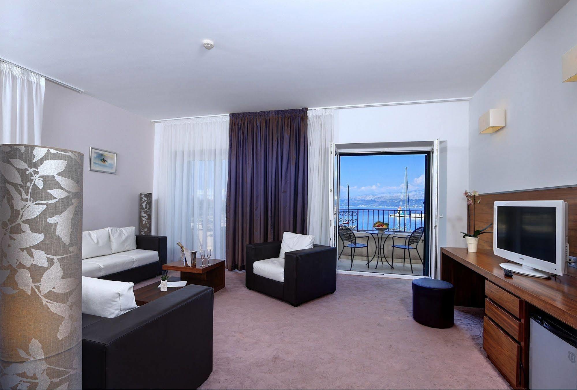 Hotel Lipa Postira Ngoại thất bức ảnh